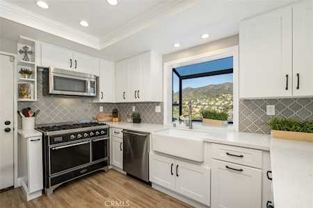 21462 High Country Dr Rancho Santa Margarita, CA 92679