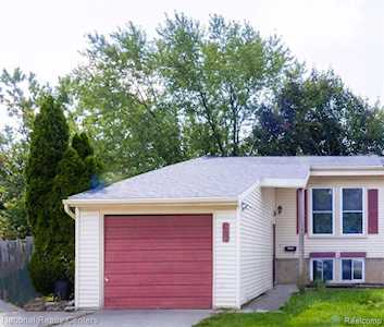 6709 Foxthorn Rd Canton Twp, MI 48187