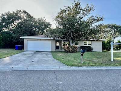 1428 Gladys CIRCLE Dunedin, FL 34698