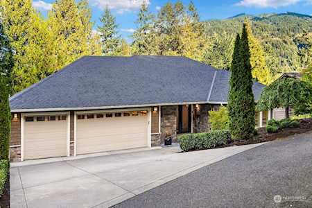 1535 Hillside Dr SE Issaquah, WA 98027