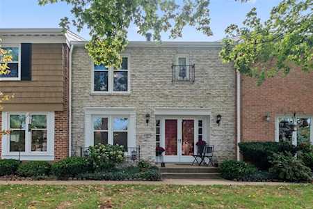 821 Amolac Dr St Louis, MO 63141