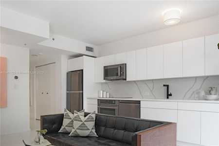 435 21st St #114 Miami Beach, FL 33139