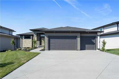 11522 S Zarda Dr Olathe, KS 66061