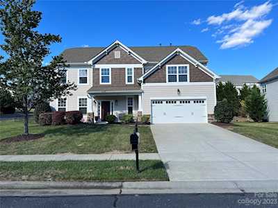 7235 Streamhaven Dr Harrisburg, NC 28075