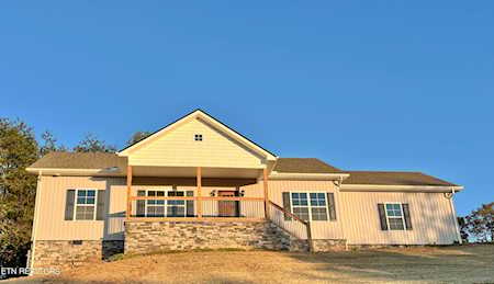 1055 Oakwood Estates Dr Lenoir City, TN 37772