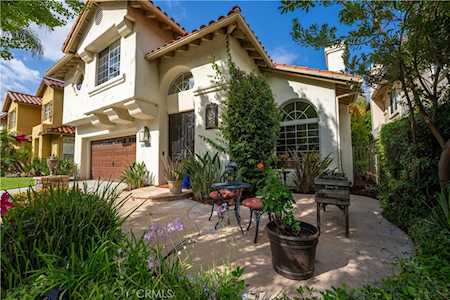 23625 White Oak Ct Newhall, CA 91321