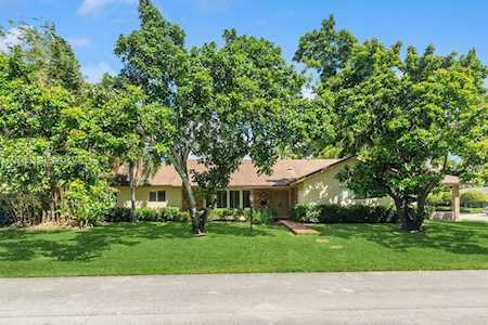 7551 SW 109th Ter Pinecrest, FL 33156