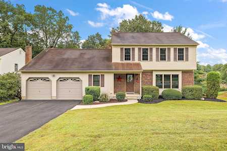 32 Pine Grove Ln Hockessin, DE 19707