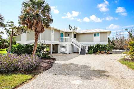 1684 Bunting Ln Sanibel, FL 33957