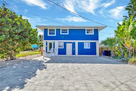 135 Mango St Fort Myers Beach, FL 33931