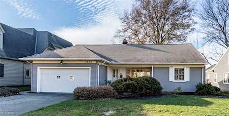 1932 Wynwood Dr Rocky River, OH 44116