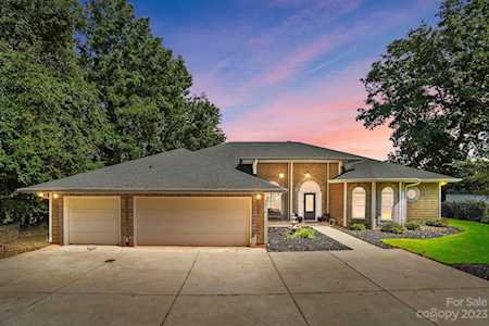 8476 Catawba Cove Dr Belmont, NC 28012
