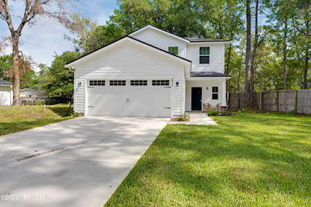 3813 Bowden CIR E Jacksonville, FL 32216