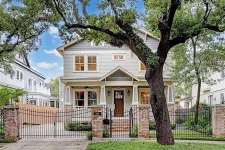 213 Bayland Ave Houston, TX 77009