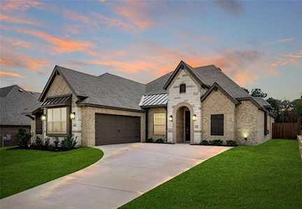 3209 Signal Hill Drive Burleson, TX 76028