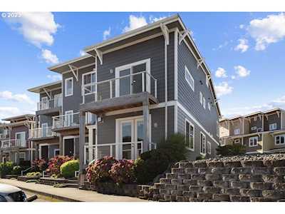 230 Maritime LN Astoria, OR 97103