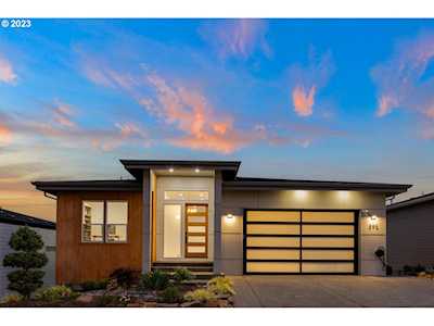 396 W W ST Washougal, WA 98671