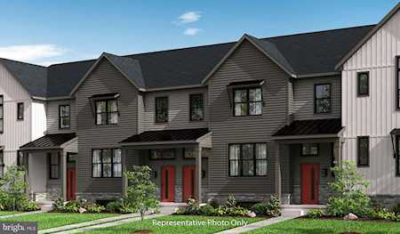 121 Larkin Dr Mechanicsburg, PA 17055