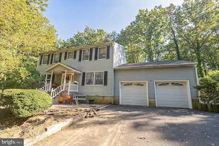 9 Old Stevens Ln Voorhees, NJ 08043