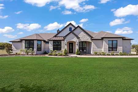 235 Winchester Street Van Alstyne, TX 75495