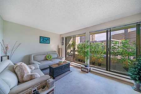 2119 Bellevue Avenue #204 West Vancouver, BC V7V 1C2