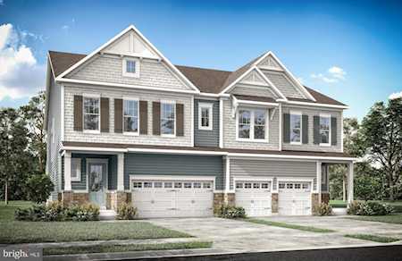 17975 Woods Overlook Dr Dumfries, VA 22026
