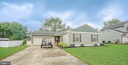 819 Richmond Dr Sicklerville, NJ 08081
