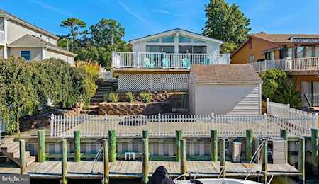 28 Edgewater Dr Tuckerton, NJ 08087