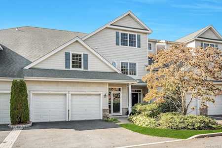 708 Half Moon Bay Dr Croton-On-Hudson, NY 10520