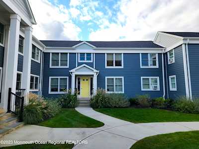306 Deal Lake Dr #45 Asbury Park, NJ 07712