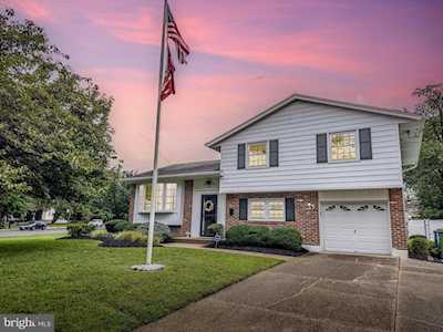35 Greentree Rd Marlton, NJ 08053