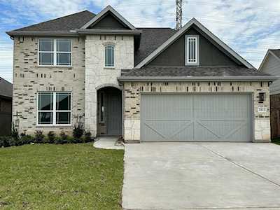 2811 Sellers Island Dr League City, TX 77573