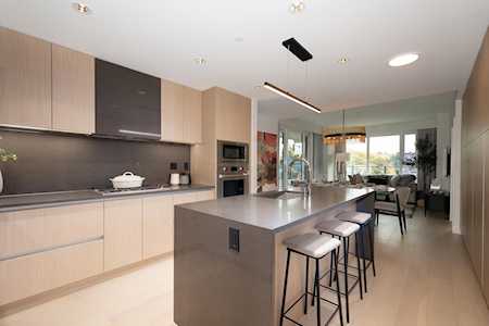 3636 W 39th Avenue #201 Vancouver, BC V6N 1W5