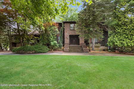 2 Garnet St Morganville, NJ 07751