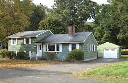 24 Harrington Rd Framingham, MA 01701
