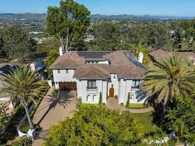701 Lynwood Dr Encinitas, CA 92024