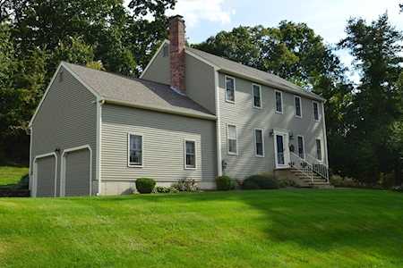 86 Thomas Dr Marlborough, MA 01752