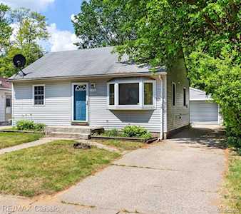5953 N Linville St Westland, MI 48185