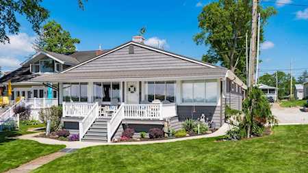 335 Lakeview Avenue Buckeye Lake, OH 43008