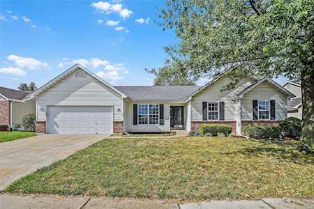 1305 Grand Canyon Dr Wentzville, MO 63385