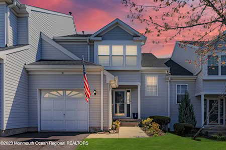 8 Hendricks Ct Sayreville, NJ 08872