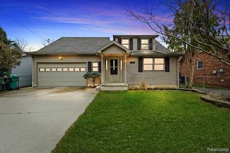 35569 Erie Dr Brownstown Twp, MI 48173