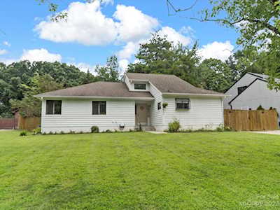 8138 Mattingridge Dr Charlotte, NC 28270