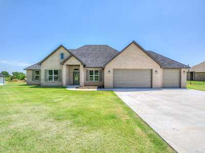1005 Heritage Hills Dr Tuttle, OK 73089