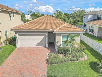 3751 NW 87th Way Coral Springs, FL 33065