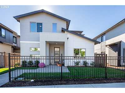 16560 SE Pleasant Valley PKWY Happy Valley, OR 97086