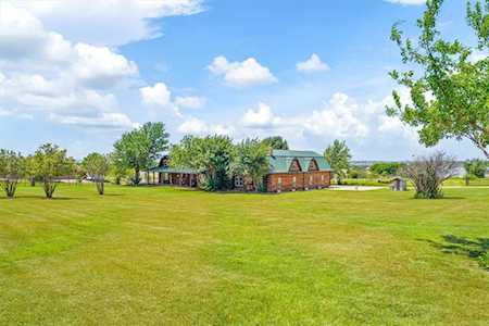 2200 White Lane Haslet, TX 76052