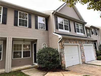 4150 Huckleberry Dr Center Valley, PA 18034