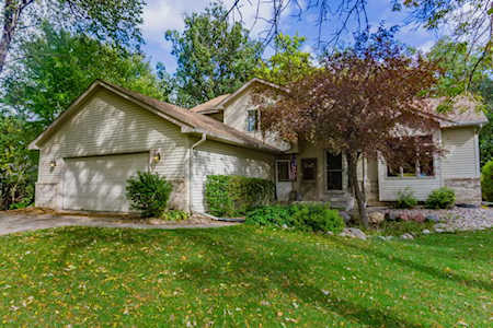 1605 Royal Oak Drive Chaska, MN 55318