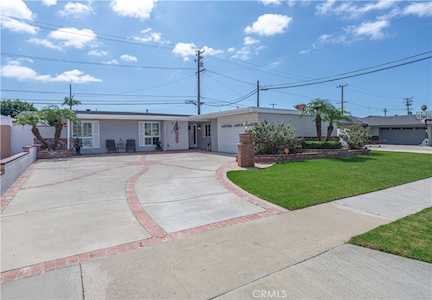 9206 La Colonia Ave Fountain Valley, CA 92708